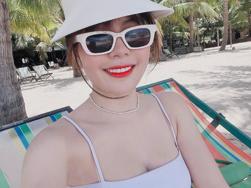 mặt dán sứ tự nhiên